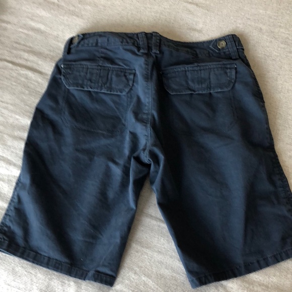 Old Navy Bermuda length navy blue shorts - Picture 2 of 5